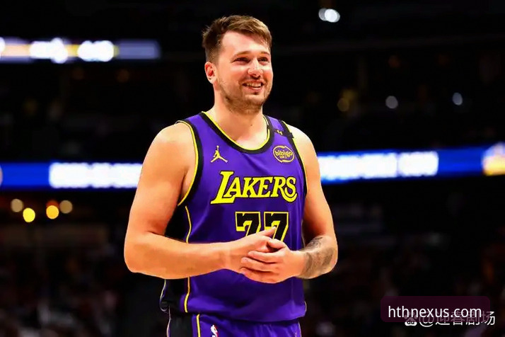 华体会HTH官方快速下载使用技巧 东契奇单节21分vs湖人团队篮球:华体会体育平台上的攻防博弈深度解析